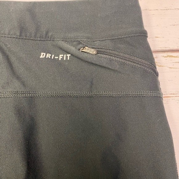 Nike Cropped Dri-Fit Capri Leggings - Picture 9 of 14